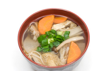 3種類のきのこを使ったきのこ汁・お椀盛り