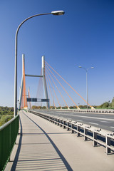Fototapeta premium Nowoczesny most wiszący. Warszawa w Polsce.