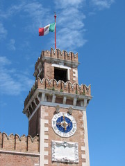 Bandiera della marina sulla torre