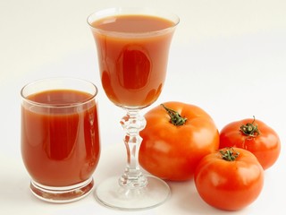 tomato juice and tomatoes