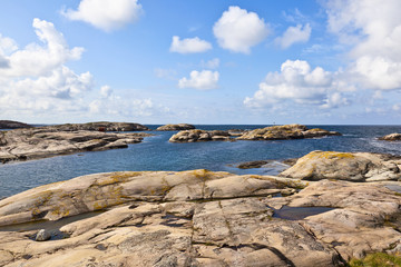 Fototapeta na wymiar Rocky jest archipelag