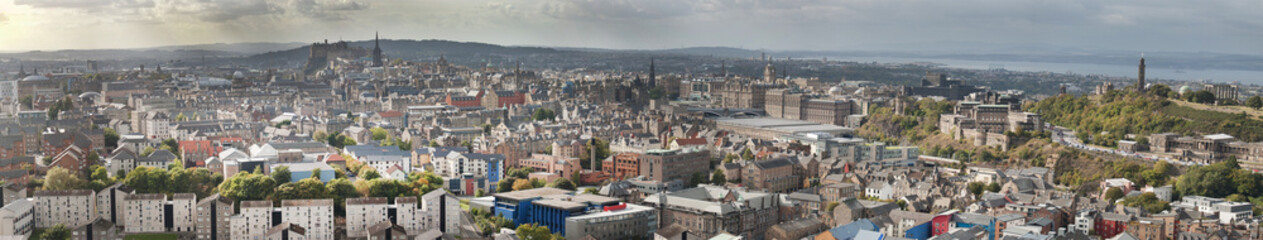 Naklejka na ściany i meble Panoramic image of Edinburgh in Scotland with Castle