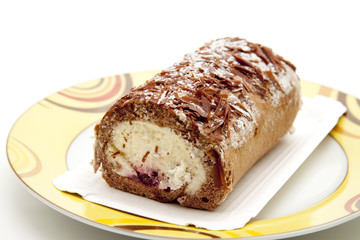 Kuchenrolle mit Schokostreusel