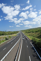 Fototapeta premium route expresse à chaussées séparées, île de la Réunion