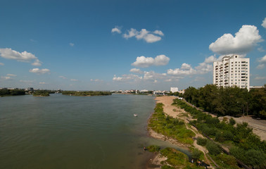 Fototapeta premium house near river