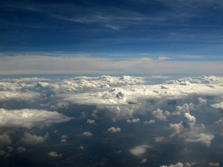 Fototapeta na wymiar Schäfchenwolken von oben