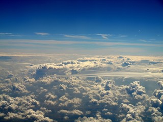 Fototapeta na wymiar Baranki chmury z góry