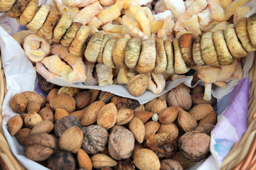 Dried figs