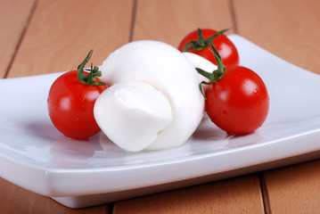 mozzarella e pomodorini uno