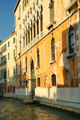 le long des rues de Venise