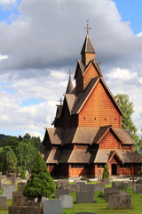 Fototapeta na wymiar Heddal stavkirke w Norwegii