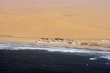 Vue aérienne de la côte atlantique de Namibie