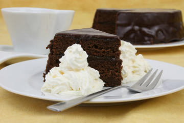 Schokoladetorte und Schlagobers