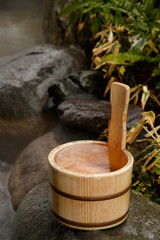 露天風呂と木桶