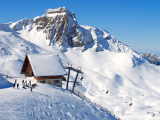 Fototapeta na wymiar Skiing in alps
