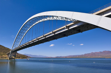 Fototapeta premium Roosevelt Lake Bridge Arizona