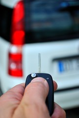 Telecomando apertura automobile