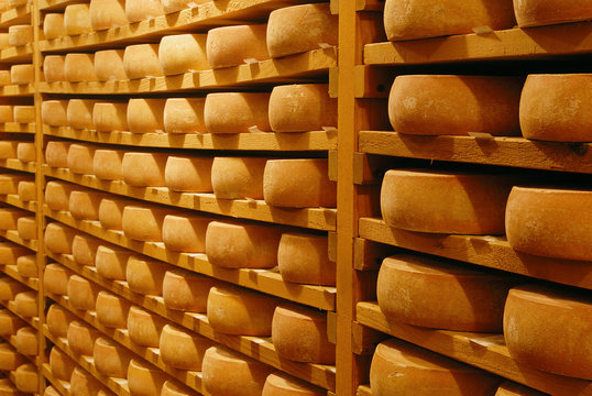 affinage du fromage raclette