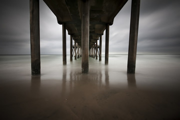 Unter dem Hungtinton Beach Pier Langzeitbelichtung © TSebourn