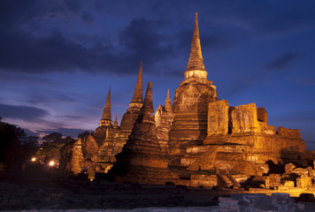 Fototapeta premium Wat Phra Si Sanphet in Ayutthaya Thailand at twilight