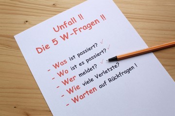  Fragen, W-Fragen Notruf nach Unfall oder Notfall