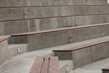 Sitzbänke im Freien