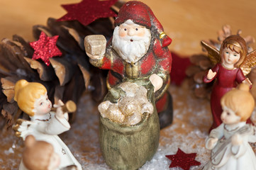 Weihnachtsmann und Engel