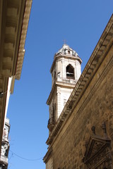 Fototapeta na wymiar Clocher de la cathédrale de San Cristóbal à La Havane