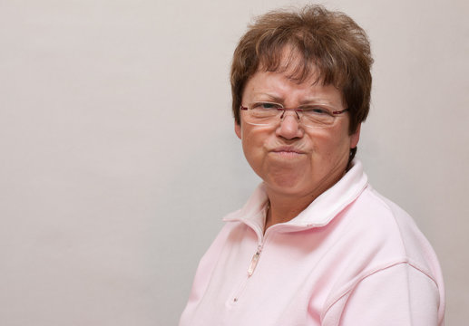 ver&auml;rgerte Frau