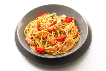 spaghetti con gamberi e pomodorini