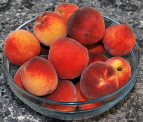 Peaches in the bowl