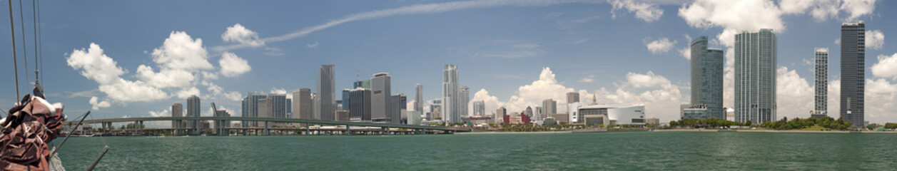 Fototapeta na wymiar Miami Harbour