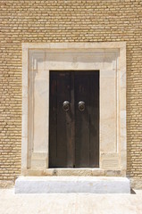 portes au mausolée az balaoui (tunisie)