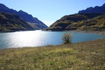 Otoño en el embalse de Bubal, Pirineos