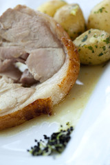 Rôti porc gastronomie cuisine restaurant recette