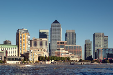 Fototapeta na wymiar Canary Wharf financial centre in London.