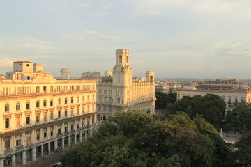 Fototapeta na wymiar Panorama urbain à La Havane