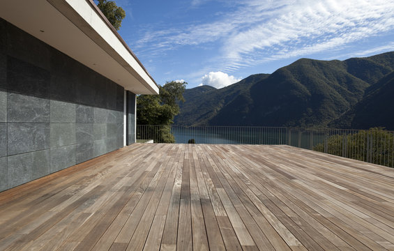grande terrazza vuota