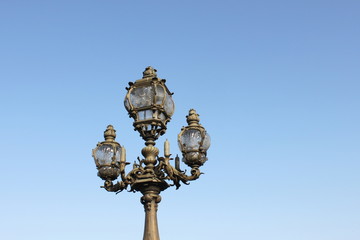 Fototapeta na wymiar Candélabre du pont Alexandre-III à Paris