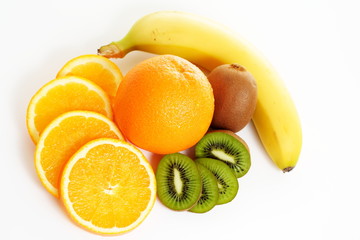 Fruchtmix - Orange, Banane, Kiwi- und Orangen-Scheiben