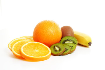 Fruchtmix - Orange, Banane, Kiwi- und Orangen-Scheiben