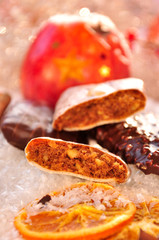 Pfefferkuchen und Orangenscheiben