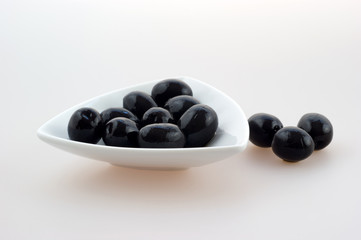 Canned black olives