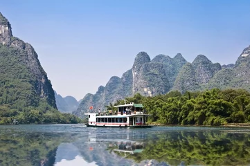 Foto op Plexiglas Li-rivier in de buurt van Guilin-Guangxi, Zuid-China © Delphotostock