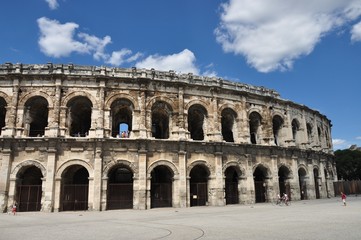 Fototapeta na wymiar Arènes à Nîmes.