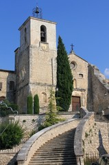 Fototapeta na wymiar Kirche von Orgon in der Provence