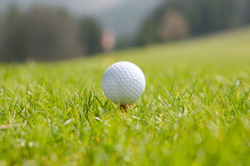Abschlag beim Golfen