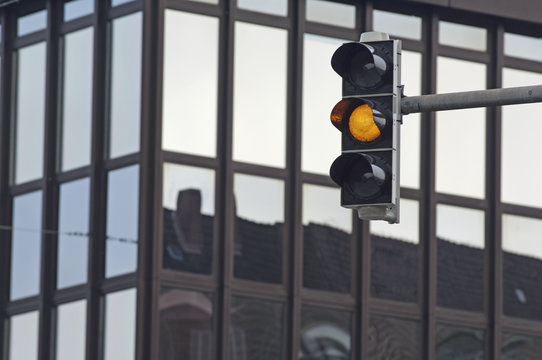 Gelbe Verkehrsampel