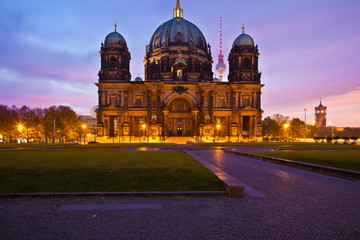 Berliner Dom am Morgen