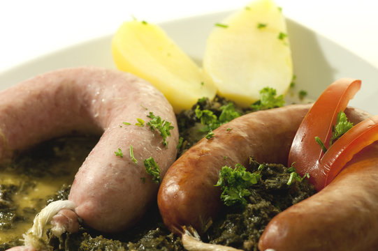 Gr&uuml;nkohl mit Bregenwurst